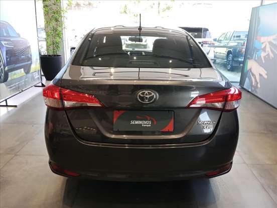 TOYOTA-YARIS-2021