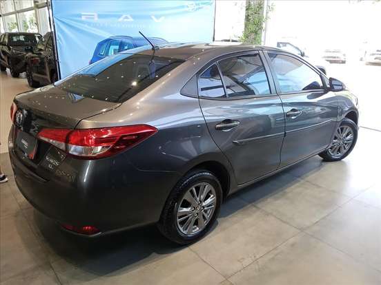 TOYOTA-YARIS-2021