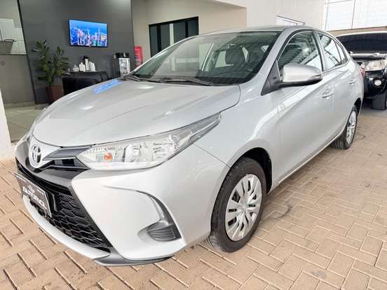 TOYOTA-YARIS-2024
