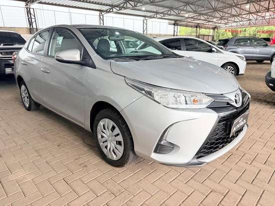 TOYOTA-YARIS-2024