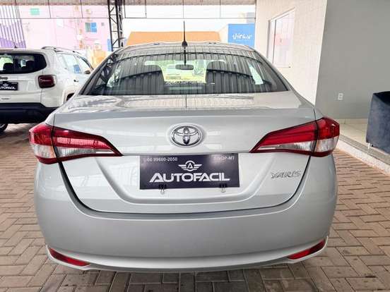 TOYOTA-YARIS-2024