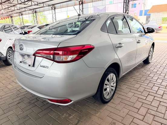 TOYOTA-YARIS-2024