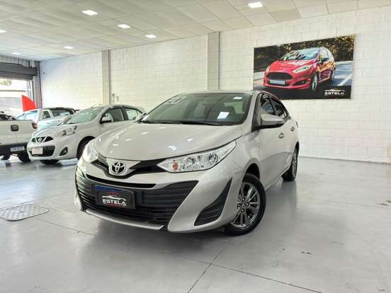 TOYOTA-YARIS-2019