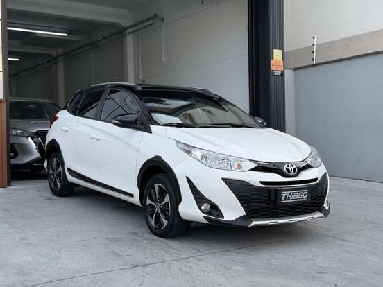 TOYOTA-YARIS-2021