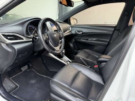 TOYOTA-YARIS-2021