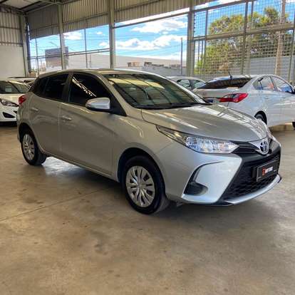 TOYOTA-YARIS-2024