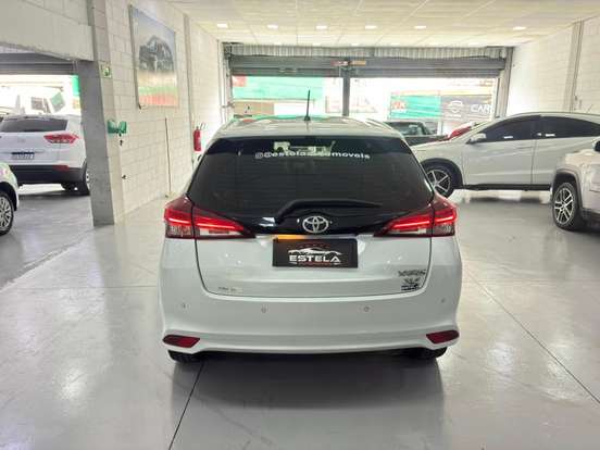 TOYOTA-YARIS-2021