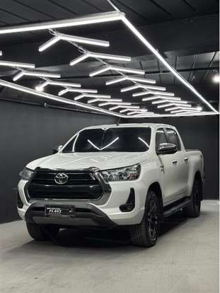 TOYOTA-HILUX-2021