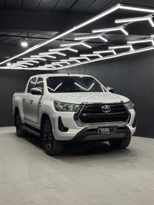 TOYOTA-HILUX-2021