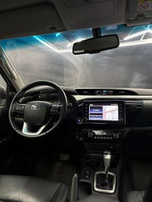 TOYOTA-HILUX-2021
