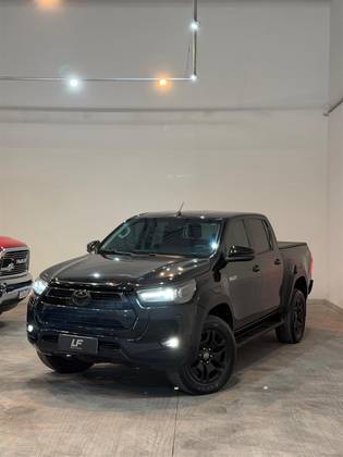 TOYOTA HILUX 2.8 D-4D TURBO DIESEL CD SRV 4X4 AUTOMÁTICO