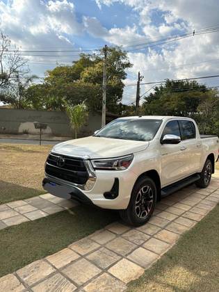 TOYOTA HILUX 2.8 D-4D TURBO DIESEL CD SRX 4X4 AUTOMÁTICO