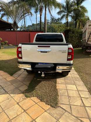 TOYOTA-HILUX-2021