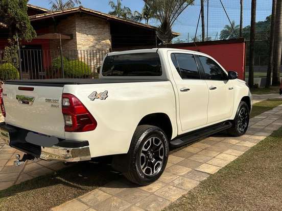 TOYOTA-HILUX-2.8 D-4D TURBO DIESEL CD SRX 4X4 AUTOMÁTICO TOYOTA-HILUX-2021