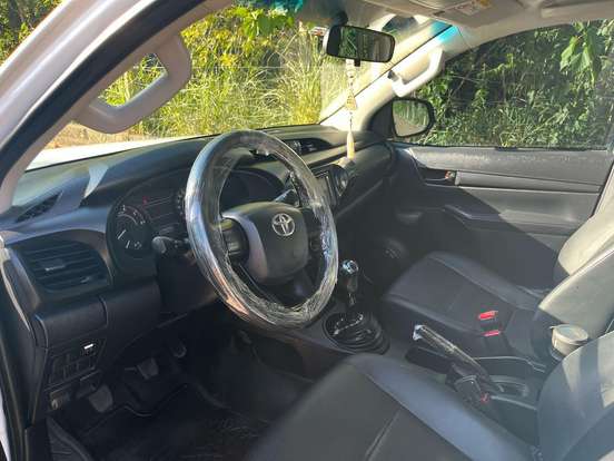 TOYOTA-HILUX-2018