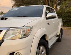 TOYOTA HILUX 3.0 SRV 4X4 CD 16V TURBO INTERCOOLER DIESEL 4P AUTOMÁTICO TOYOTA HILUX 3.0 SRV 4X4 CD 16V TURBO INTERCOOLER DIESEL 4P AUTOMÁTICO