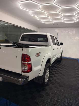 TOYOTA-HILUX-2015