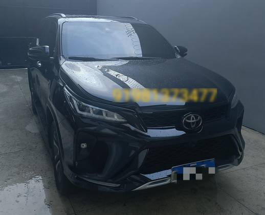 TOYOTA HILUX SW4 2.8 D-4D TURBO DIESEL DIAMOND 7L 4X4 AUTOMÁTICO