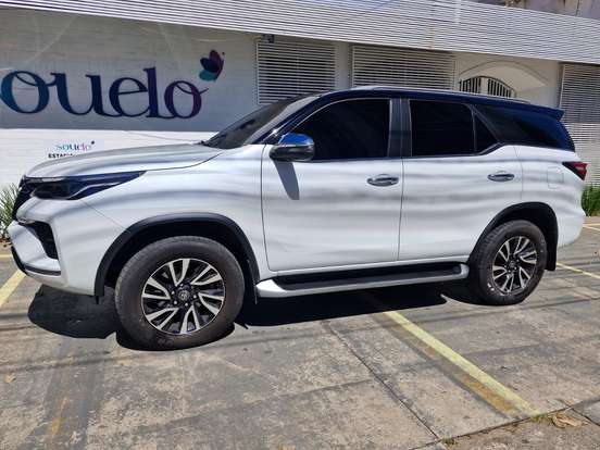 TOYOTA-HILUX SW4-2.8 D-4D TURBO DIESEL SRX 7L 4X4 AUTOMÁTICO TOYOTA-HILUX SW4-2023