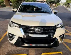 TOYOTA HILUX SW4 2.8 SRX 4X4 7 LUGARES 16V TURBO INTERCOOLER DIESEL 4P AUTOMÁTICO TOYOTA HILUX SW4 2.8 SRX 4X4 7 LUGARES 16V TURBO INTERCOOLER DIESEL 4P AUTOMÁTICO