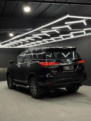 TOYOTA-HILUX SW4-2017