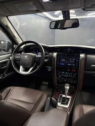 TOYOTA-HILUX SW4-2017