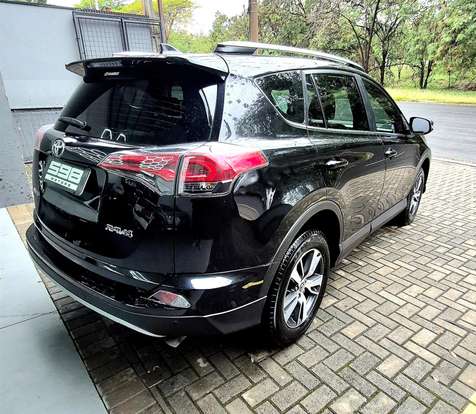 TOYOTA-RAV4-2018