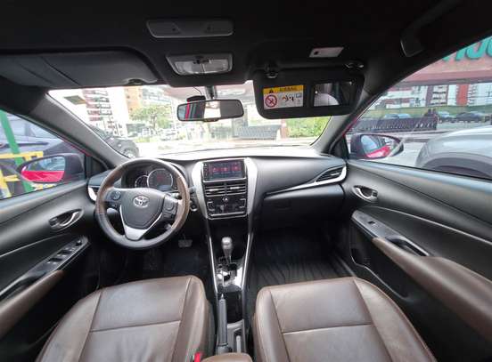 TOYOTA-YARIS-2018