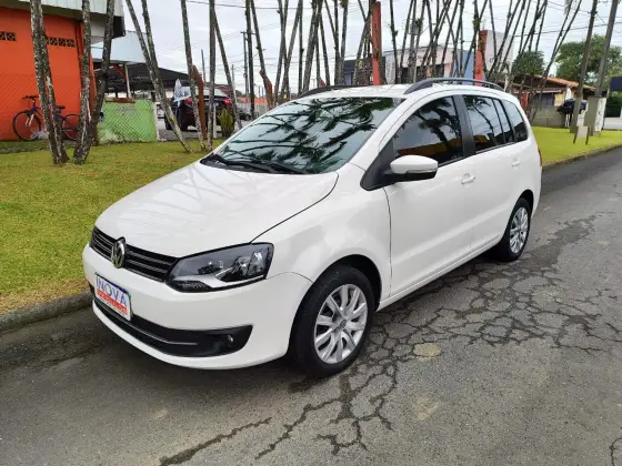 VOLKSWAGEN FOX 1.6 MI 8V FLEX 4P MANUAL