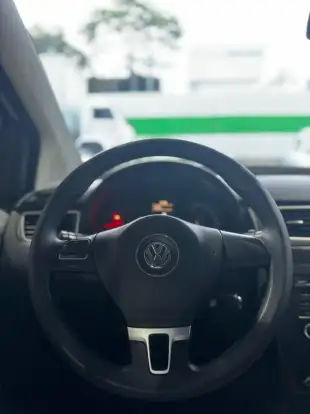 VOLKSWAGEN-FOX-2012