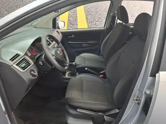 VOLKSWAGEN-FOX-2017