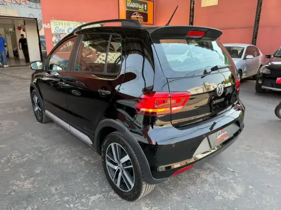 VOLKSWAGEN-FOX-2021