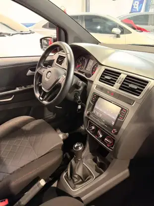 VOLKSWAGEN-FOX-2019