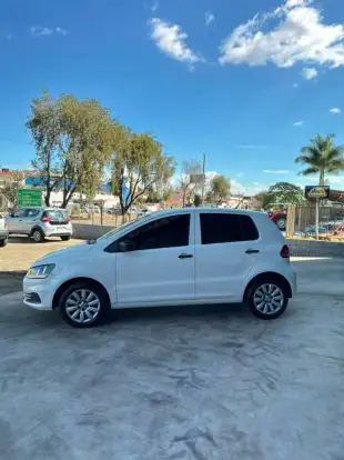 VOLKSWAGEN-FOX-2015