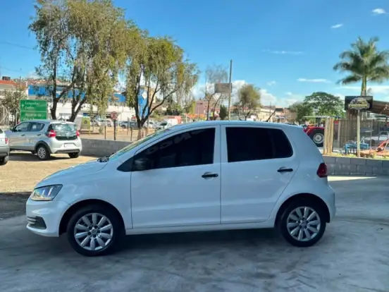 VOLKSWAGEN-FOX-1.6 MSI TRENDLINE 8V FLEX 4P MANUAL VOLKSWAGEN-FOX-2015