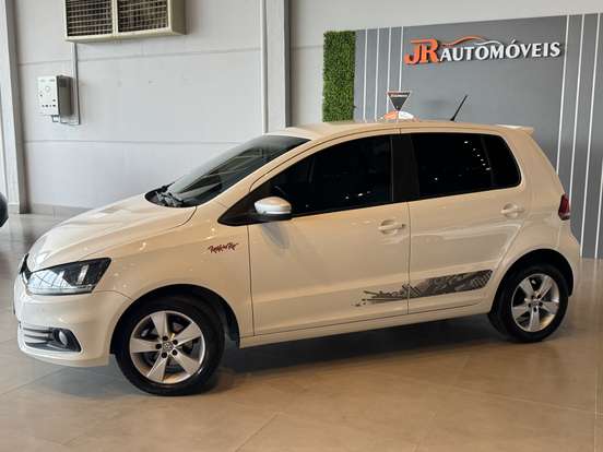 VOLKSWAGEN-FOX-1.6 MI ROCK IN RIO 8V FLEX 4P MANUAL VOLKSWAGEN-FOX-2015