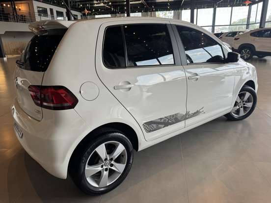 VOLKSWAGEN-FOX-1.6 MI ROCK IN RIO 8V FLEX 4P MANUAL VOLKSWAGEN-FOX-2015
