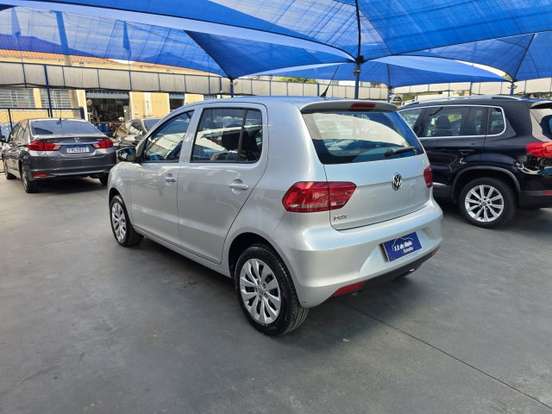 VOLKSWAGEN-FOX-2016