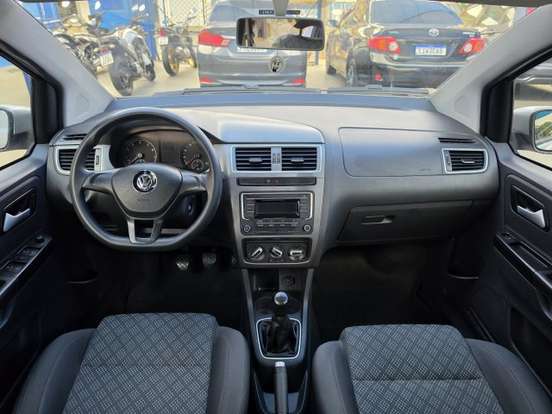 VOLKSWAGEN-FOX-2016