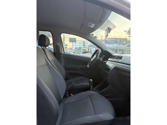 VOLKSWAGEN-GOL-2022