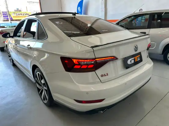 VOLKSWAGEN-JETTA-2020