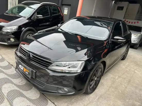 VOLKSWAGEN-JETTA-2011