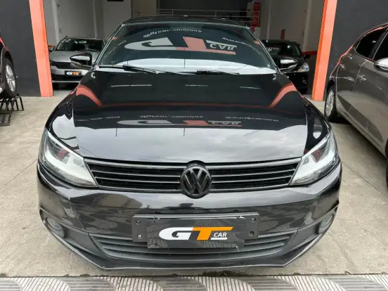 VOLKSWAGEN-JETTA-2011