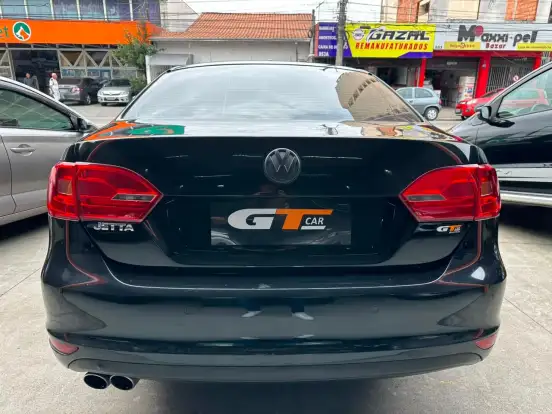VOLKSWAGEN-JETTA-2011