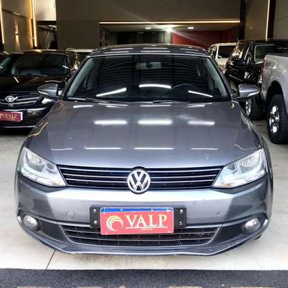 VOLKSWAGEN-JETTA-2013