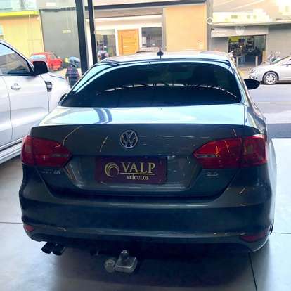 VOLKSWAGEN-JETTA-2013