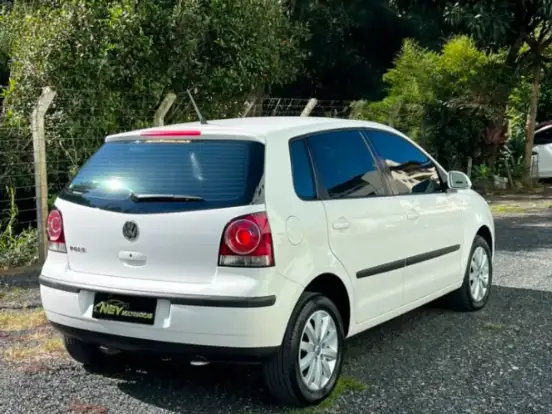 VOLKSWAGEN-POLO-1.6 MI 8V E-FLEX 4P MANUAL VOLKSWAGEN-POLO-2009