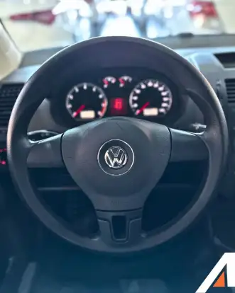 VOLKSWAGEN-POLO-2013