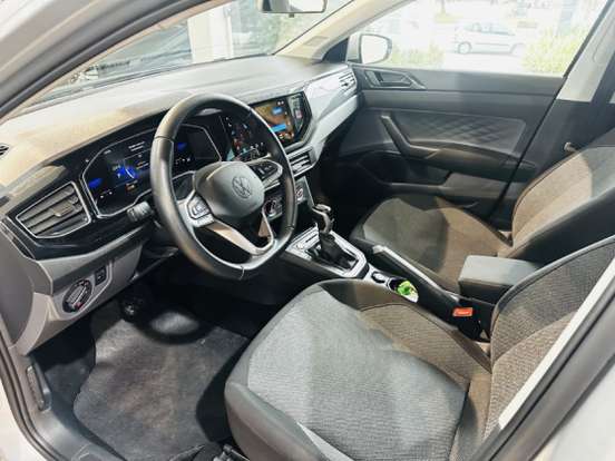 VOLKSWAGEN-POLO-2024