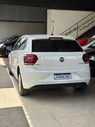 VOLKSWAGEN-POLO-2021